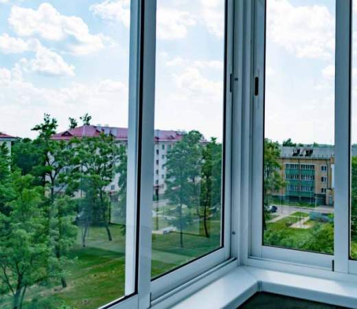 Остекление балкона холодными раздвижными окнами из алюминиевого профиля в Жуковском
