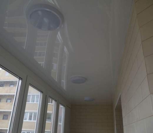 Установка потолочного освещения на балкон в Жуковском