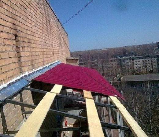 Установка крыши на балкон из черепицы в Жуковском