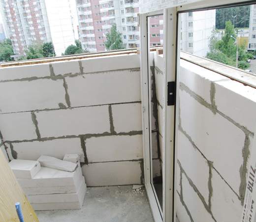Кладка пеноблоков на балконе 5 кв. м. в Жуковском
