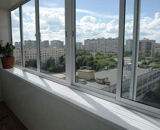 Раздвижное остекление балконов и лоджий в Жуковском