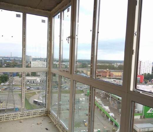 Остекление балкона панорамными пластиковыми окнами Рехау в Жуковском