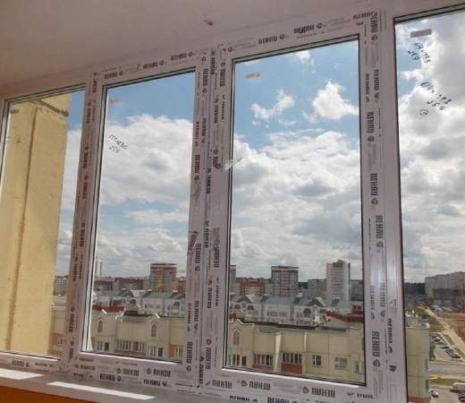 Теплое панорамное остекление лоджии пластиковыми окнами REHAU в Жуковском