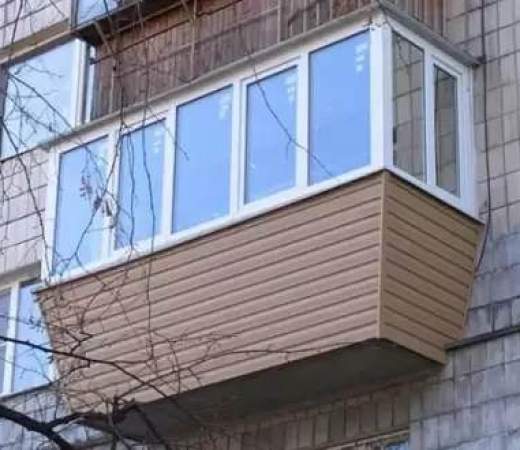 Отделка балкона сайдингом с выносом подоконника в Жуковском