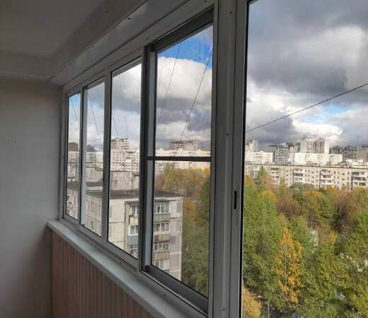 Алюминиевое раздвижное остекление балкона в Жуковском